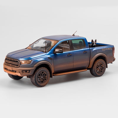 1:18 Ford Ranger Raptor - Velocity Blue - Dirty Version With Dog