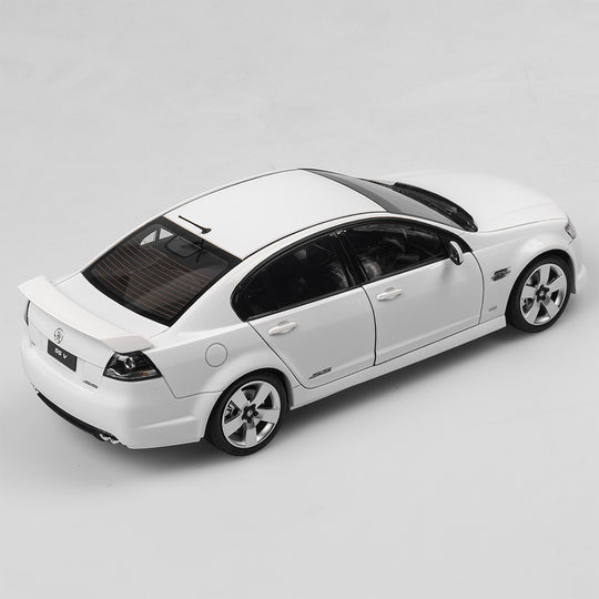 1:18 Holden VE Commodore SS V - Heron White