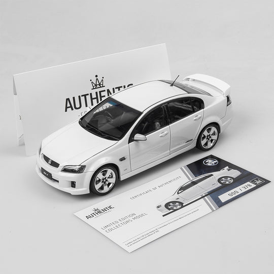 1:18 Holden VE Commodore SS V - Heron White
