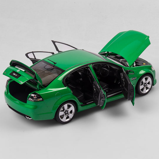 1:18 Holden VE Commodore SS V - Atomic Green