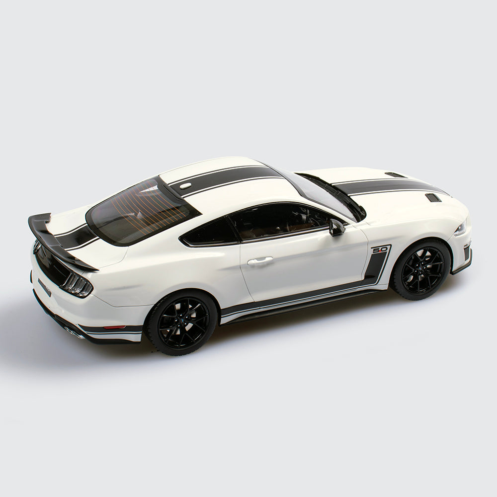 1:18 Ford Mustang R-SPEC - Oxford White